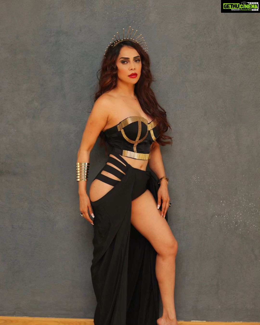 Nikita Rawal Instagram - You can have anything you want in life if you dress for it. . . . . #stayel #poster #nikitarawal #actor #star #icon #closeup #blacklove #blackgirlmagic #mumbai #mumbaishoot #portraitphotography #closeupshot #fashionblogger #fashionista #instagood #instalike #bikini #bikinigirl #blackbikini #bikinishoot Mumbai, Maharashtra