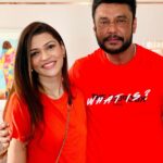 Nimika Ratnakar Instagram - Twinning with DBoss @darshanthoogudeepashrinivas 🥰 #pushpavati #shakeitpushpavati #kranti #krantirevolutionfromjan26 #dboss #darshanthoogudeepasrinivas #challengingstardarshan #nimikaratnakar #nimika #actor #model #sandalwood #kannada #kannadasongs #kannadaactress #trending #trend #reelsinstagram #trendingreels #trendingsongs