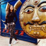 Nimika Ratnakar Instagram - Ancient monuments, recent thoughts 😌 ಪ್ರಾಚೀನ ಸ್ಮಾರಕಗಳು, ಇತ್ತೀಚಿನ ಆಲೋಚನೆಗಳು 😌 #actor #model #sandalwood #kannadaactress #kannada #nimika #nimikaratnakar #pushpavati #kaatera #dboss #trending #trend