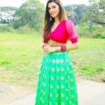 Nimika Ratnakar Instagram – Indian-ness 💖

Wearing the exclusive designs by @laxmikrishnaofficial 🥰 
Make up & hair by @makeoversbylavanya9 🥰

#pushpavati #dboss #kranti #krantirevolutionfromjan26 #starsuvarna #actor #model #sandalwood #kannada #actress #kannadaactress #kannadathi #pink #ethnicwear #ethnic #nimika #nimikaratnakar