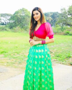 Nimika Ratnakar Instagram - Indian-ness 💖

Wearing the exclusive designs by @laxmikrishnaofficial 🥰 
Make up & hair by @makeoversbylavanya9 🥰

#pushpavati #dboss #kranti #krantirevolutionfromjan26 #starsuvarna #actor #model #sandalwood #kannada #actress #kannadaactress #kannadathi #pink #ethnicwear #ethnic #nimika #nimikaratnakar