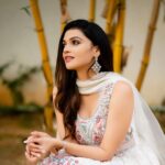 Nimika Ratnakar Instagram - Diwali vibes ✨⚡️💫⭐️ Photography: @vikasphotofactory MUA: @makeoversbylavanya Jewellery: @odette_style #diwali #happydiwali #deepavali #actor #model #goodbives #photography #photooftheday #festivevibes #festival #festiveseason #trending #trend #sandalwood #kannada #kannadaactress #nimika #nimikaratnakar #odette