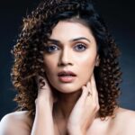 Nimika Ratnakar Instagram – You know you’re all set to slay when 
Curls ✅
Smile ✅
Accessories ✅
Vibe ✅
Jewellery: @giva.co 
Photography : @abel_prince.j 
Makeup & Hair: @glam8makeover 

#OOTD #Slay #GoodVibes #Curls #actor #model #givasilverjewellery #giva #sandalwood #photography