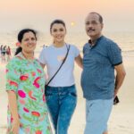 Nimika Ratnakar Instagram - Seas the Day! 🏖 🏝 🌊 🌊🌊 #beach #waves #seashore #sea #maldives #miami #mangalore #kudla #bliss #happy #rainyday #peace #calm #music #actor #singer #model #nimika #nimikaratnakar #trending #trend #family #familia #dad #mom #parents