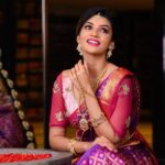 Nimika Ratnakar Instagram - Happy Ganesh Chathurthi 🙏🏻 MUA: @makeover_by_manjulavishhwanath Photography: @arunkummar_portraits Hairstylist: @hair_by_poornima #festival #ganeshchaturthi #ganeshfestival #indianfestival #ganapati #visarjan #sari #saree #flowers #god #worship #model #actor #sandalwood #6yardsofelegance #6yards