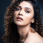 Nimika Ratnakar Instagram – You know you’re all set to slay when 
Curls ✅
Smile ✅
Accessories ✅
Vibe ✅
Jewellery: @giva.co 
Photography : @abel_prince.j 
Makeup & Hair: @glam8makeover 

#OOTD #Slay #GoodVibes #Curls #actor #model #givasilverjewellery #giva #sandalwood #photography