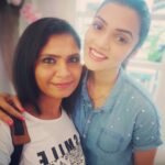 Nimika Ratnakar Instagram - Say Yes to adventures 💃🏻💃🏻💃🏻 So good to meet u @archana.devadiga bhabhi 🤗 #photography #trending #trend #redminote9promax #cafe #fun #nimika #nimikaratnakar #random #randomclick #mangalore #whiteroom #sandalwood #kannada #kannadaactress #actor #model #actress #actorslife #casualstyle #casual