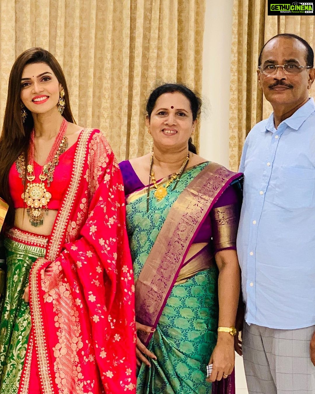 Nimika Ratnakar Instagram - Her Big Day ❤️ Happy married life dear @shibsworld2021 😘 Jewellery: @rentingstoli #trending #trendingnow #wedding #marriage #lehenga #bridesmaids #model #actor #sandalwood #tollywood #bollywood #weddingseason #bestie #bestieswedding #kudla #mangalore #bride #jewellery #fun #family