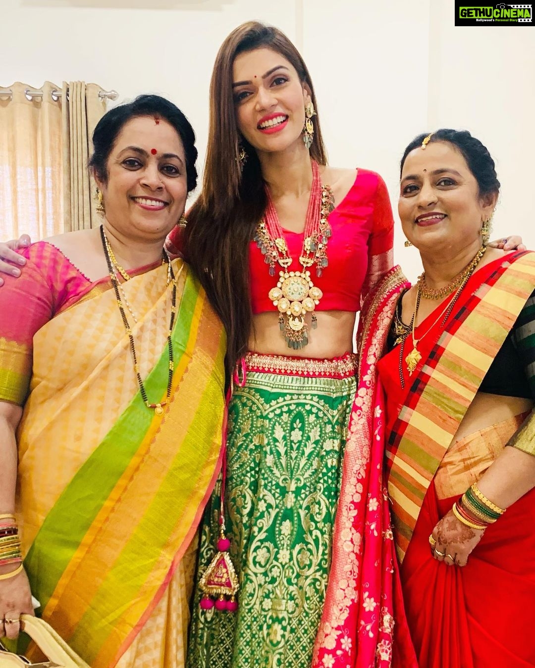 Nimika Ratnakar Instagram - Her Big Day ❤️ Happy married life dear @shibsworld2021 😘 Jewellery: @rentingstoli #trending #trendingnow #wedding #marriage #lehenga #bridesmaids #model #actor #sandalwood #tollywood #bollywood #weddingseason #bestie #bestieswedding #kudla #mangalore #bride #jewellery #fun #family