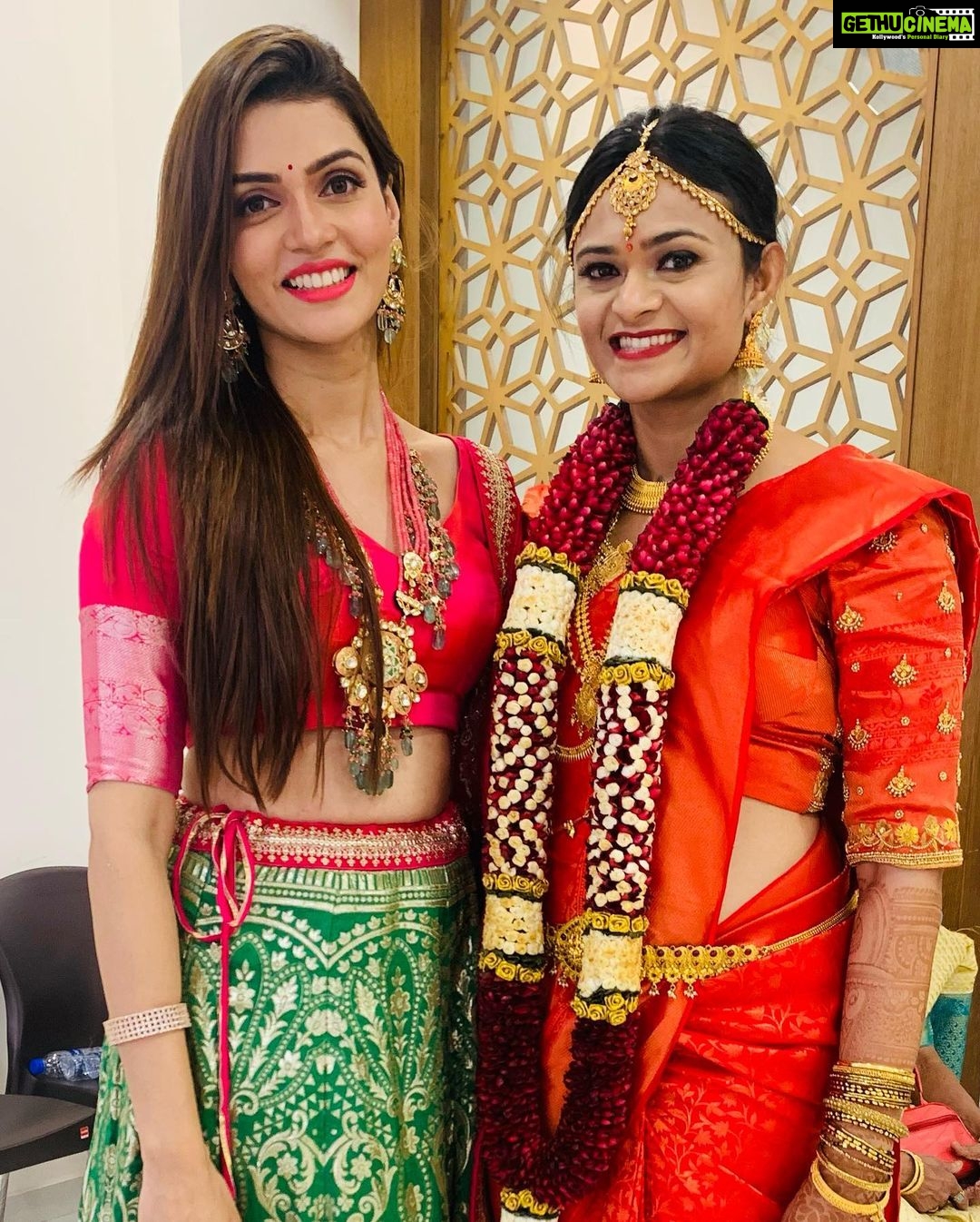 Nimika Ratnakar Instagram - Her Big Day ❤️ Happy married life dear @shibsworld2021 😘 Jewellery: @rentingstoli #trending #trendingnow #wedding #marriage #lehenga #bridesmaids #model #actor #sandalwood #tollywood #bollywood #weddingseason #bestie #bestieswedding #kudla #mangalore #bride #jewellery #fun #family