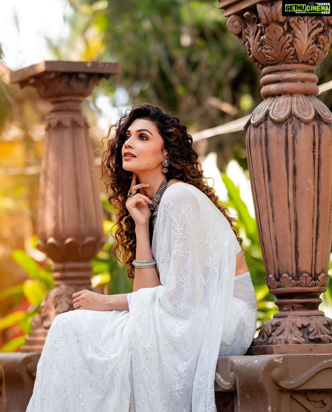 Nimika Ratnakar Instagram - Pure π€π€π€ Jewellery: @rentingstoli Location: @elementscelebratebangalore Makeup: @makeoverbysamridhi_ram Hair stylist: @sumamakeover Photographer: @framesbyvikaskakolu Designer : @rentyourlook_by_chandangowda #dboss #darshanthoogudeepasrinivas #challengingstardarshan #d56 #kaatera #actor #model #tumtum #trending #trend #kaatera #kannada #kannadaactress #sandalwood #photooftheday #photography #ethnicwear #pushpavati #hombale #nimika #nimikaratnakar #pushpavati #white #festival #festiveseason #trending #trend #sari #sixyardsofelegance #goethnic #ethnic #ethnicwear #india #saree