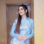 Nimika Ratnakar Instagram – Deep blue ocean 🌊 🌊🌊

Wearing this beautiful garment by @laxmikrishnaofficial ❤️
Makeup & hair by my favourite @vinothraj_makeupartist 🥰 
Captured by dearest @kabir_photography___ 🤩 

#shakeitpushpavati #pushpavati #kranti #krantirevolutionfromjan26 #dboss #darshanthoogudeepasrinivas #actor #model #photography #sandalwood #kannada #kannadaactress #actress #movie #nimika #nimikaratnakar #vogue #fashion #design #designer