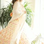 Nisha Agarwal Instagram - Happy Dusserha ❤️ Wearing @gopivaiddesigns Jewels @jewellerybydivyachugh @spiffypublicrelations Shoes @worldofanaar #indianfestivals #indianfestivewear #indianweddings #indianweddingwear #indiandesigners #indiandesignerwear