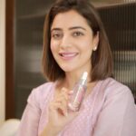 Nisha Agarwal Instagram - This festive season, unleash the miraculous transformation with L’Oreal Paris Hyaluronic Acid Serum! 💦✨ It helps me get an amazing glow and plumps my skin in just 1 hour, thanks to the powerful 1.5% hyaluronic acid. Evens out the toughest fine lines and wrinkles because your skin deserves nothing but the absolute best this season! 🌟 Get yours now! @lorealparis #ILoveHA #AD #LorealParis #PowerOfHA #lorealparisindia