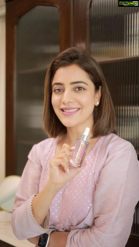 Nisha Agarwal Instagram - This festive season, unleash the miraculous transformation with L’Oreal Paris Hyaluronic Acid Serum! 💦✨ It helps me get an amazing glow and plumps my skin in just 1 hour, thanks to the powerful 1.5% hyaluronic acid. Evens out the toughest fine lines and wrinkles because your skin deserves nothing but the absolute best this season! 🌟 Get yours now! @lorealparis #ILoveHA #AD #LorealParis #PowerOfHA #lorealparisindia