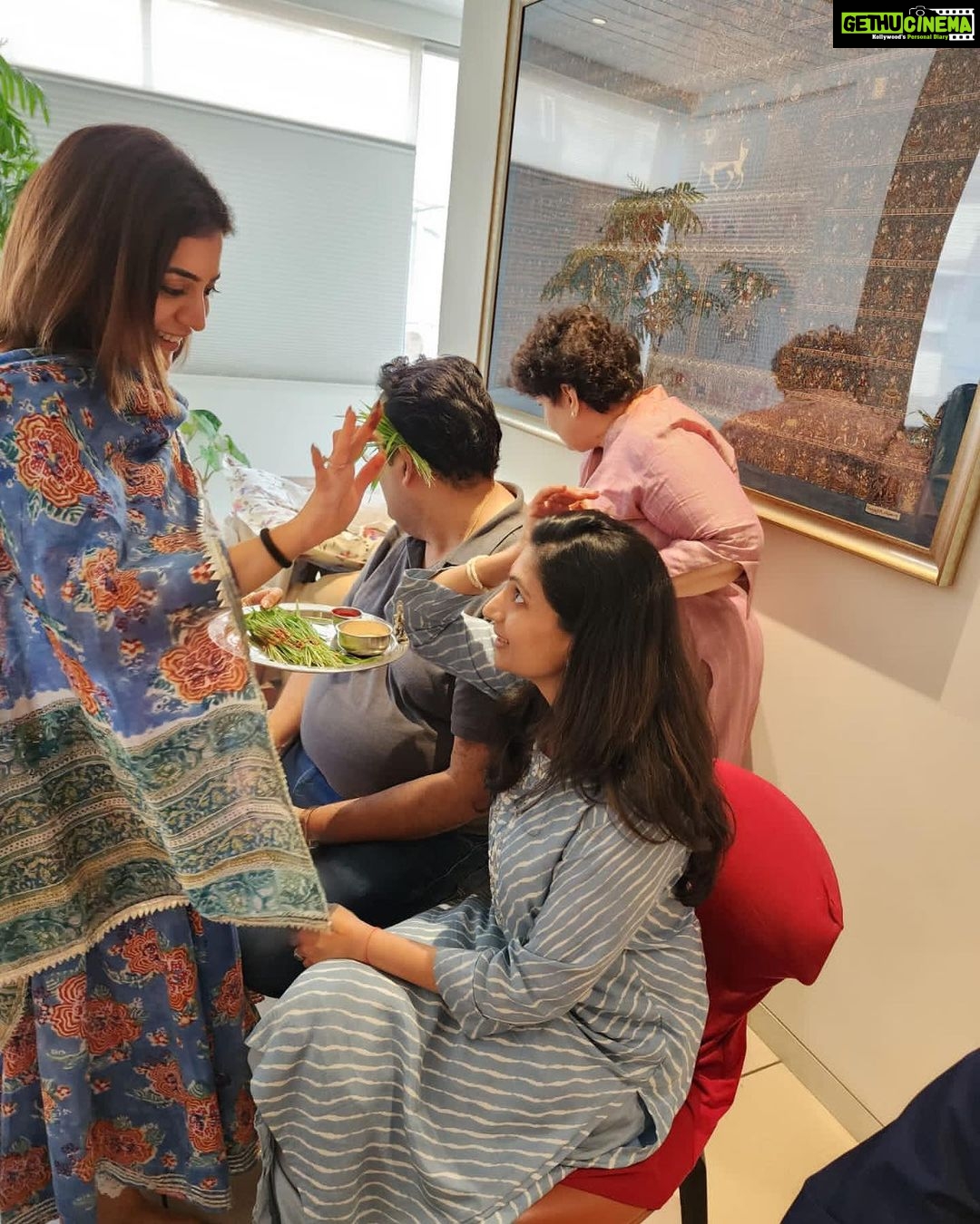 Nisha Agarwal Instagram - #dussehra2023 We have this tradition of planting khetri/barley seeds on the first day of Navratri. On the day of Dussehra, the sprouts are placed behind the ears of the brothers by their sisters to wish him abundance and good luck. ❤️ #HappyDussehra