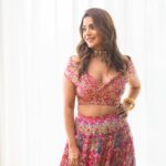 Nisha Agarwal Instagram - As the sun sets on Navratri, the ninth day heralds a unique celebration dedicated to Goddess Siddhidatri, may she grant us with supernatural powers and divine blessings in abundance ❤️🙏 Wearing: @theroyaleum @vblitzcommunications Jewels: @illuminate_shine_everyday MUA : @khush.mua Hair : @pallavigadade #indianwedding #indianfestival #indianfestivewear #indiandesigners #indiandesignerwear