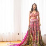 Nisha Agarwal Instagram - As the sun sets on Navratri, the ninth day heralds a unique celebration dedicated to Goddess Siddhidatri, may she grant us with supernatural powers and divine blessings in abundance ❤️🙏 Wearing: @theroyaleum @vblitzcommunications Jewels: @illuminate_shine_everyday MUA : @khush.mua Hair : @pallavigadade #indianwedding #indianfestival #indianfestivewear #indiandesigners #indiandesignerwear