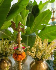 Nisha Agarwal Instagram - As I sat in the comfort of my home, my home went from ordinary to extra ordinary in a matter of an hour with this gorgeous floral festive decor executed beautifully by @saffronstringofficial 

I thought it’s the festive decor inspiration, everyone would love.. let me know your thoughts in the comments below. 

Via @beyond_marketing_india