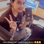 Nisha Bano Instagram – New phone 24KT Gold  limited edition 😍😍 Thanku @mohanbirbal g 
New Movie Soon #mrshudai  movie 🎥 #harjotfilmilok #harsimran 🥰