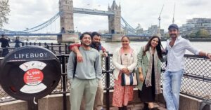 Nisha Sarangh Instagram - favourite people 🥰 

#London #towerbrigde #happyus
