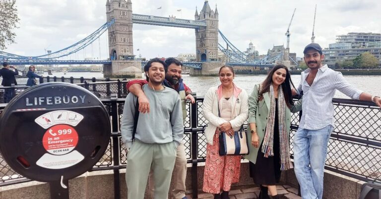 Nisha Sarangh Instagram - favourite people 🥰 #London #towerbrigde #happyus London, United Kingdom