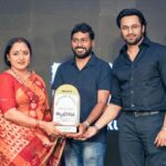 Nisha Sarangh Instagram - Happiness 💝 #100 days of meppadiyan 🎉🎉 . Thku all 🤗 . Special thanks to . @iamunnimukundan @vishnumohanstories @umfpvtltd . ✨