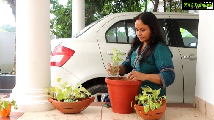 Nisha Sarangh Instagram - ഞായറാഴ്ച ഡ്രൈ ഡേ ആചരിക്കാം വീടും പരസരവും ശുചീക്കരിക്കാം.🌱