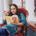 Nisha Sarangh Instagram - 𝖨 𝖽𝗈 𝖻𝖾𝗅𝗂𝖾𝗏𝖾 𝗌𝗈𝗆𝖾𝗍𝗁𝗂𝗇𝗀 𝗏𝖾𝗋𝗒 𝗆𝖺𝗀𝗂𝖼𝖺𝗅 𝖼𝖺𝗇 𝗁𝖺𝗉𝗉𝖾𝗇 𝗐𝗁𝖾𝗇 𝗒𝗈𝗎 𝗋𝖾𝖺𝖽 𝖺 𝗀𝗈𝗈𝖽 𝖡𝗈𝗈𝗄📚📖😅