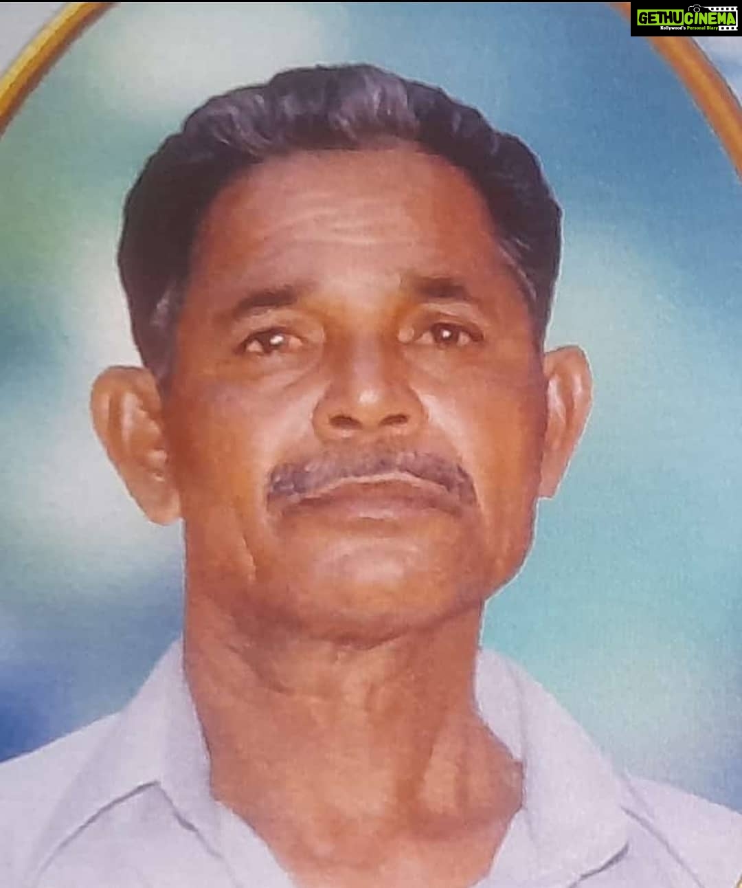Nisha Sarangh Instagram - അച്ഛൻ വിടപറഞ്ഞിട്ടു ഇന്നേക്ക് 18 വർഷം 💐🙏🙏🙏