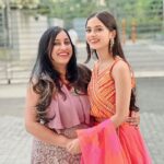 Nitanshi Goel Instagram - Happy Mother’s Day Mummaa 💗 Kitaab likhni padegi, ye Caption kaafi nahi hai mera pyaar dikhaane ke liye Aapki Khushi se badhkar is duniya mein kuch bhi nahi hai😘 You filled my days with rainbow lights🌈 Fairytales and sweet dream nights✨ A kiss to wipe away my tears😘 Big warm hugs to ease my fears🥰 You gave the gift of life to me And then in love, you set me free💕 I hope that when you think of me A part of you You'll always see♥️⭐️ #happymothersday #mothersday #rashigoel #mumma #nitanshigoel #meresapne Happy Mother's Day