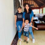 Nithya Das Instagram - Me and my world #nunu # mannu# @nainajamwal_ #love#life#family#motherdaughterlove #mothersonlove #