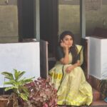 Nithya Das Instagram – Rocking my ethnicity

#traditionals #ethnicity  #yeolatradition #adulthipbelts #traditionaloutfit #saree #traditionalstyle #ethnic #traditional

“Costume courtesy” :  @supriya_weavers_kuthampully