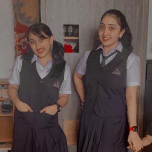 Nithya Das Instagram - The Beaty of a mother_daughter relationship is that I get to wear her clothes as she grows up...
@nainajamwal_
