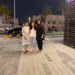 Nithya Das Instagram – Meeting an old friend after a long time and feeling that nothing has changed. Reshma # nitu # nimmi# dxb#lamer#masti#dubailove