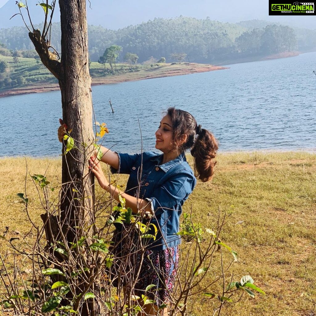 Nithya Das Instagram - Whatever your mood,you always feel calm and nice near nature#photography #naturephotography #travel #love #photooftheday #landscape #instagood #naturelovers #beautiful #picoftheday #photo #isunset #instagram #art #wildlife #sky #like #travelphotography #mountains #adventure #winter #flowers #naturelover #friends#