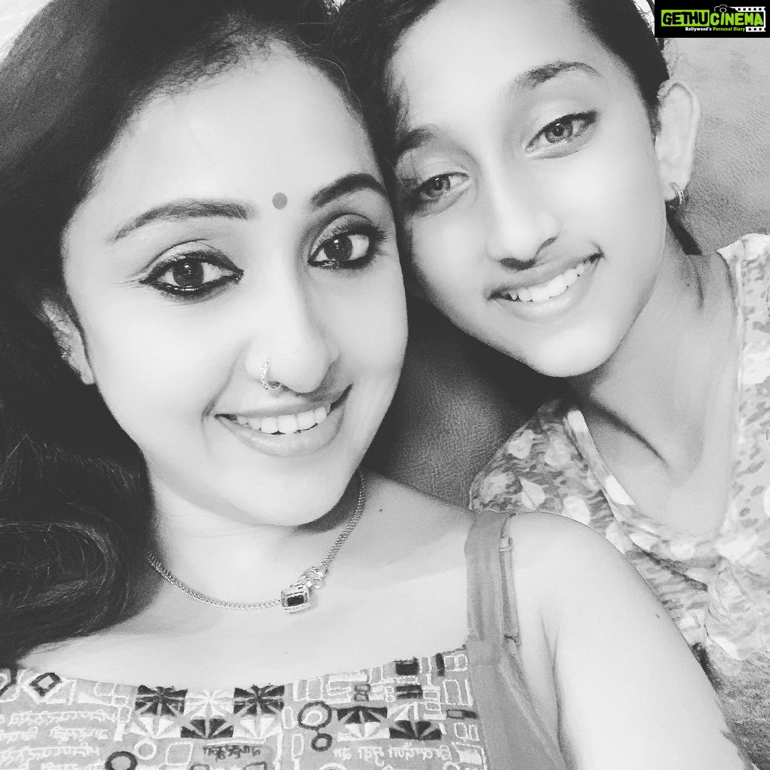 Nithya Das Instagram - One of the greatest gift i have ever gotten is my daughter#nunu#nainajamwal#mylove#mylife#amiable#warmhearted#sentimental#solicitous#monarcha#czarina