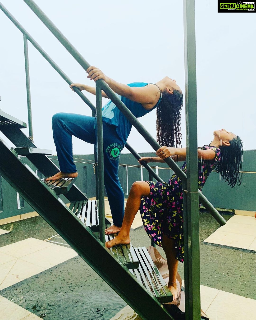 Nithya Das Instagram - #pluviophile #rain #nature #hopelessdramatic #interviolet #raindrops #clouds #poetry #ilovetherain #cloud #nunu#me#madness#loverainydays # geosmin#