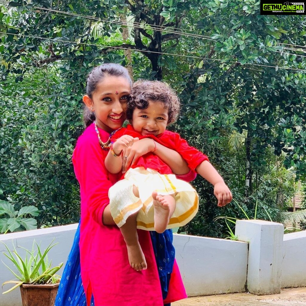 Nithya Das Instagram - Onam is al abt happyness#onam#Athome#nunu#manu#family#kerala#calicut#