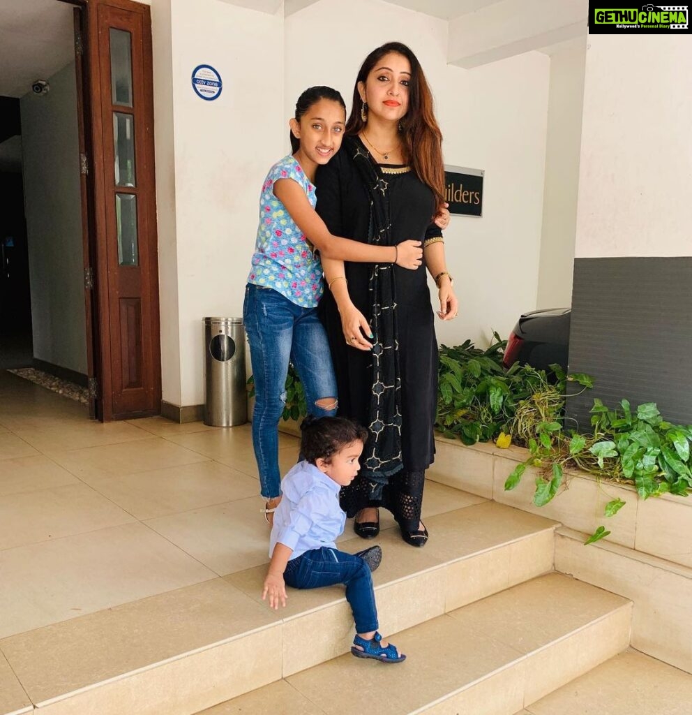 Nithya Das Instagram - Im just a mom who’s doing my best💞 #mothers #motherhood #mothersday #love #family #mom #mother #momlife #fathers #mama #daughters #parenting #motherslove #kids #beauty #women #mommy #motheranddaughter #motherandson #parents #motherlove #mothercare #motherdaughter #m #moms #motherday #nunu#mannu#bothrmylove