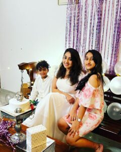 Nithya Das Instagram - Live for the moments u cannot put into words.

@nainajamwal_
