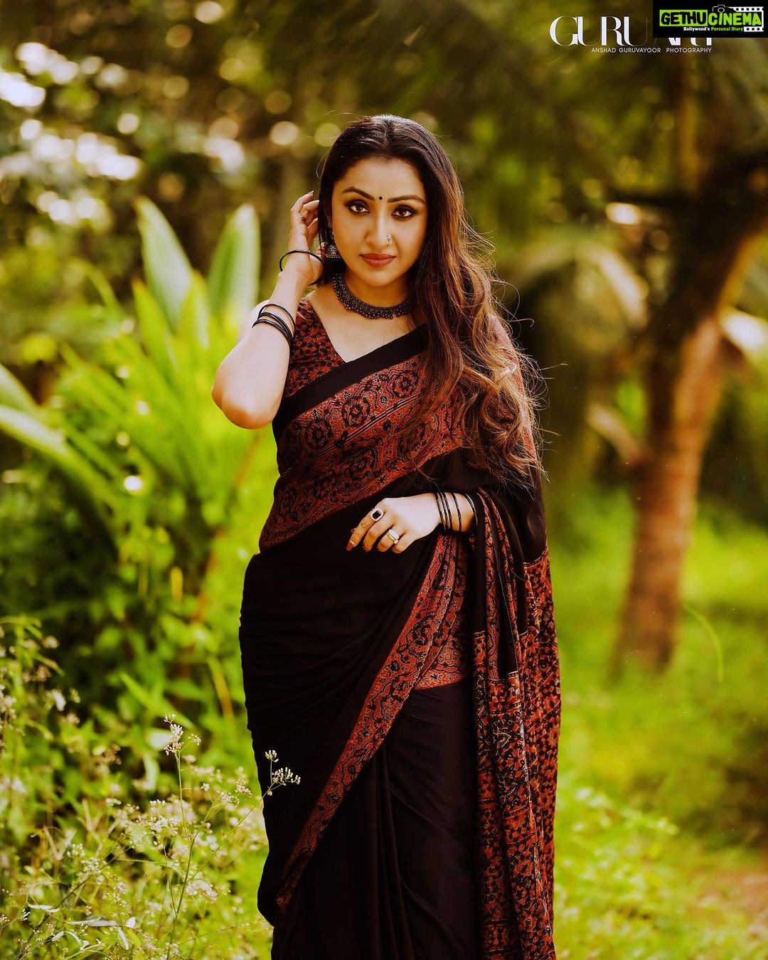 Nithya Das Instagram - Pic courtesy @anshad_guruvayoor outfit : @weaves_by_dhanya MUA @vikramanvijitha Stylist @anjali.fashionstories