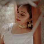 Nithya Das Instagram – Saree: @house_of_shalabam
Ornaments: @alameen_fashion_jewels
Stylist: @anjali.fashionstories 
H&M: @vikramanvijitha
Clicks: https://instagram.com/wedlock__stories?igshid=MzRlODBiNWFlZA==