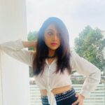 Nithya Das Instagram – Seek for the goodness in everything✌🏻PC: @akshitha_bopaiah
