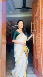 Nithya Das Instagram - Smile from ur heart ❤️ Outfit : @supriya_weavers_kuthampully PC : @nimeshikaradhakrishnan