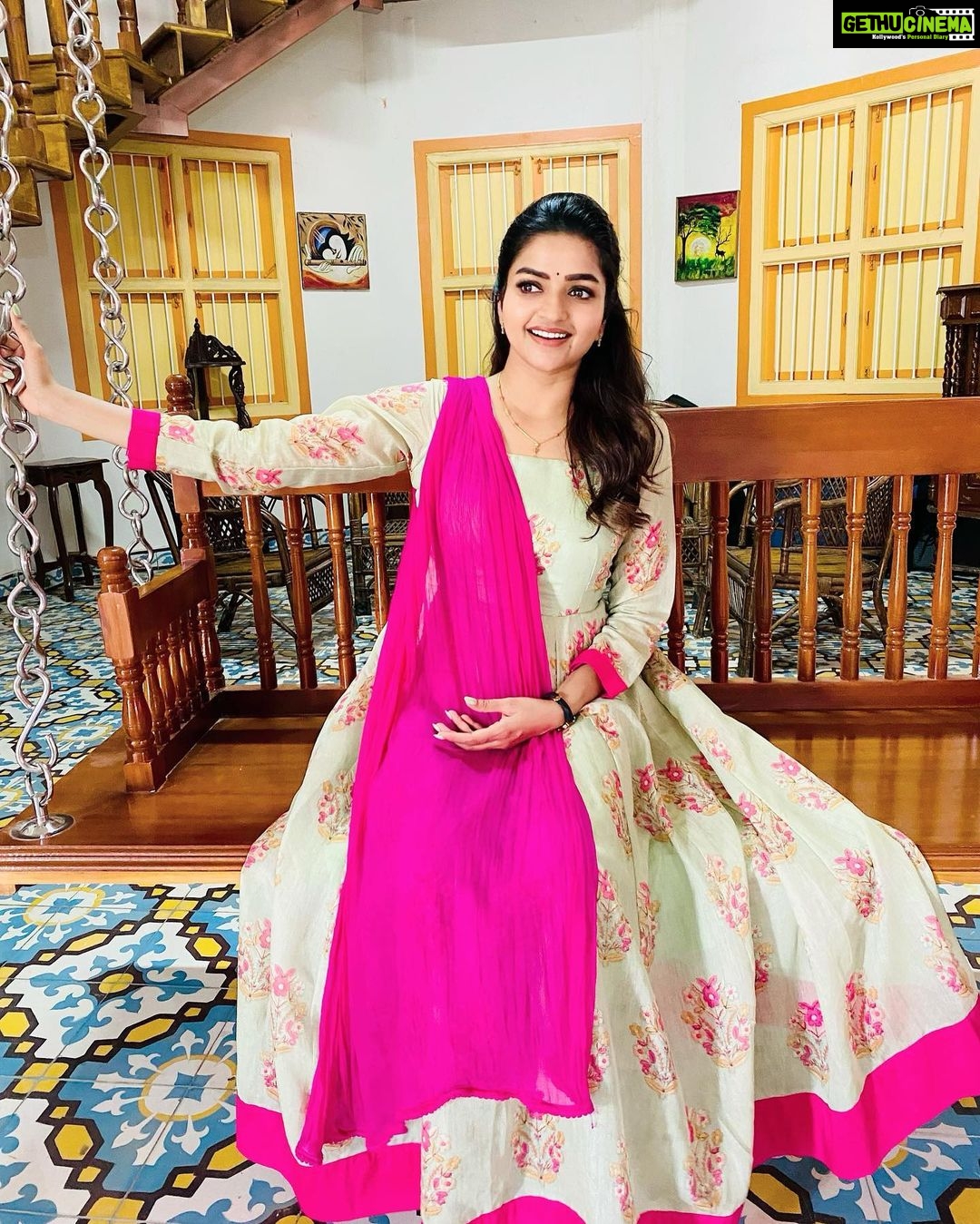 Nithya Ram Instagram - 💗 . . . . . 👗: @chakrabortymukta