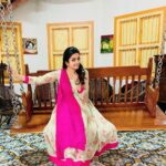 Nithya Ram Instagram - 💗 . . . . . 👗: @chakrabortymukta