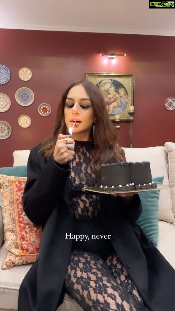 Nitibha Kaul Instagram - Bitch is grown. #HappyBirthdayToMe Cake is customised from @allthatshebakes 🖤
