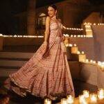 Nitibha Kaul Instagram - Happy Dhanteras ✨ Wearing @abhinavmishra_ Makeup @makeupaddict_jazz #Dhanteras #Diwali2023 #DiwaliOutfit #FestiveFit