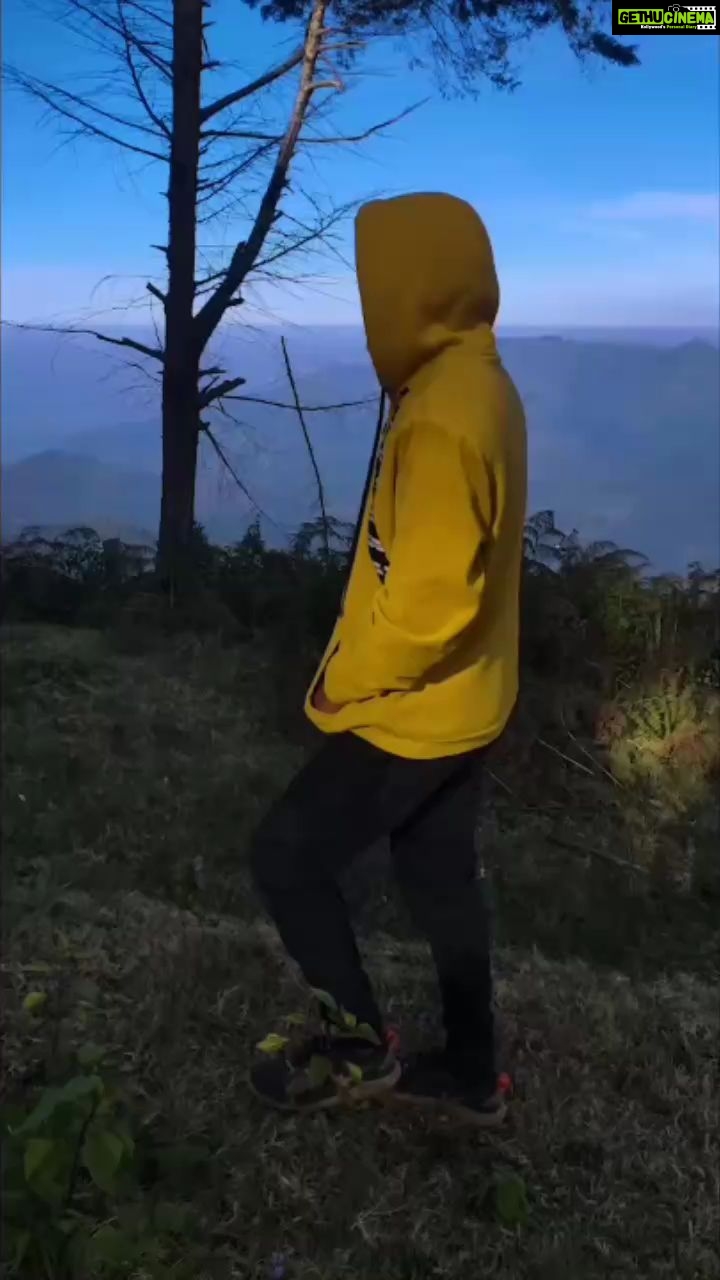 Nixen Instagram - No one : do edit for this trend..! le me : never mind, im livin' in it✨ #auora #runaway #instareels #trendingnow #kodaikanal #travelling #naturephotography #tamilsongstatus #trendingreels #instareelsindia❤️ #snoopdogg